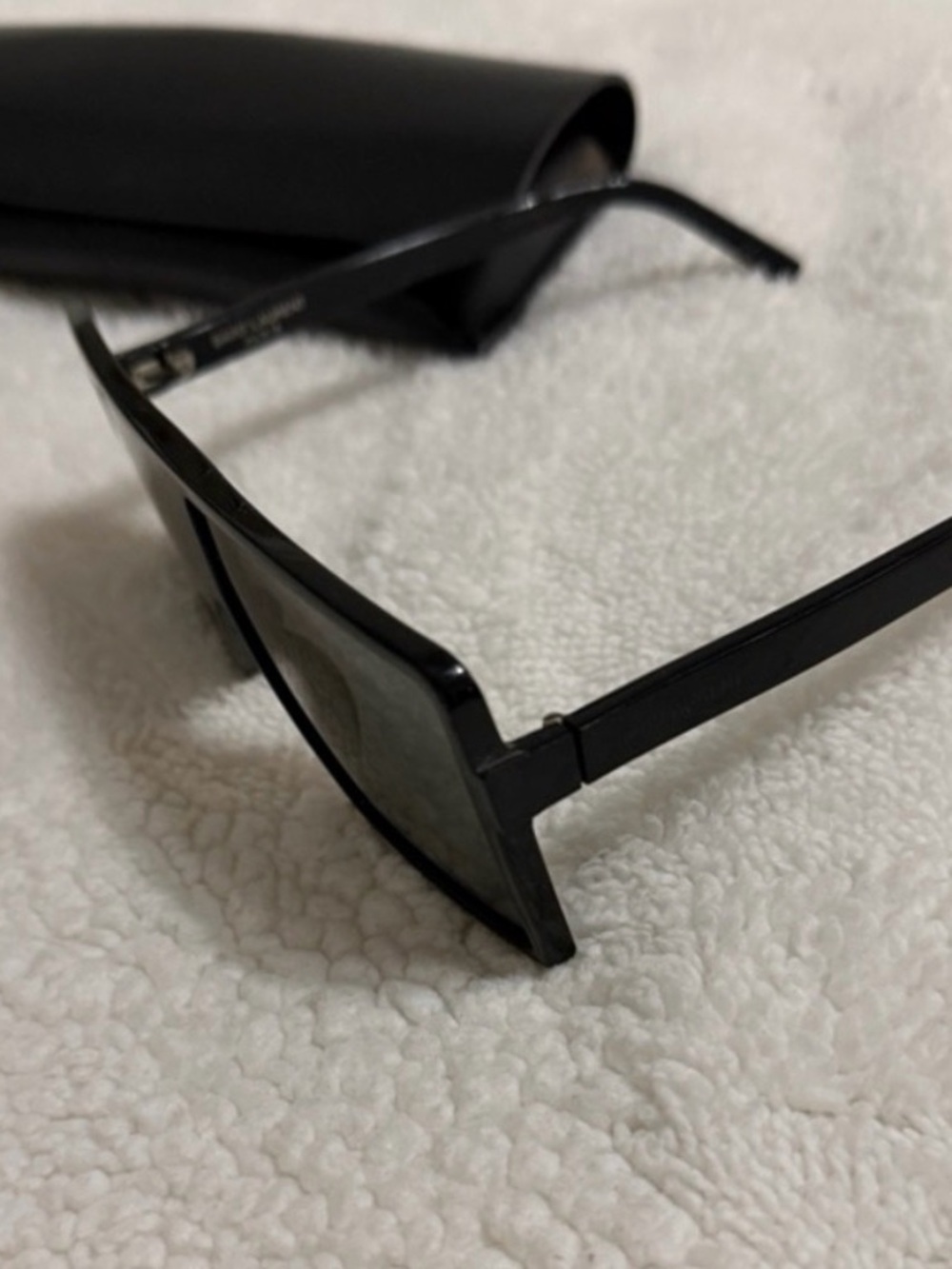 YSL Black Rectangular Sunglasses with Matching Case - Picture 3 of 4
